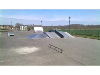 Skatepark de Dampierre-en-Burly